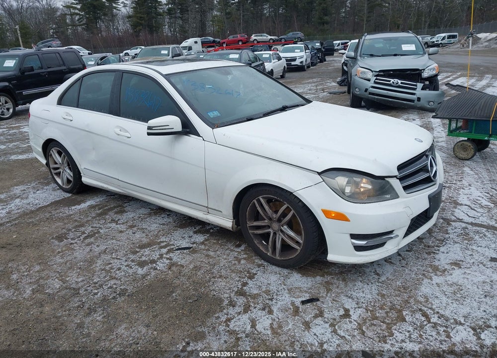 2014 MERCEDES-BENZ C 300 SPORT 4MATIC VIN: WDDGF8AB5ER304607
