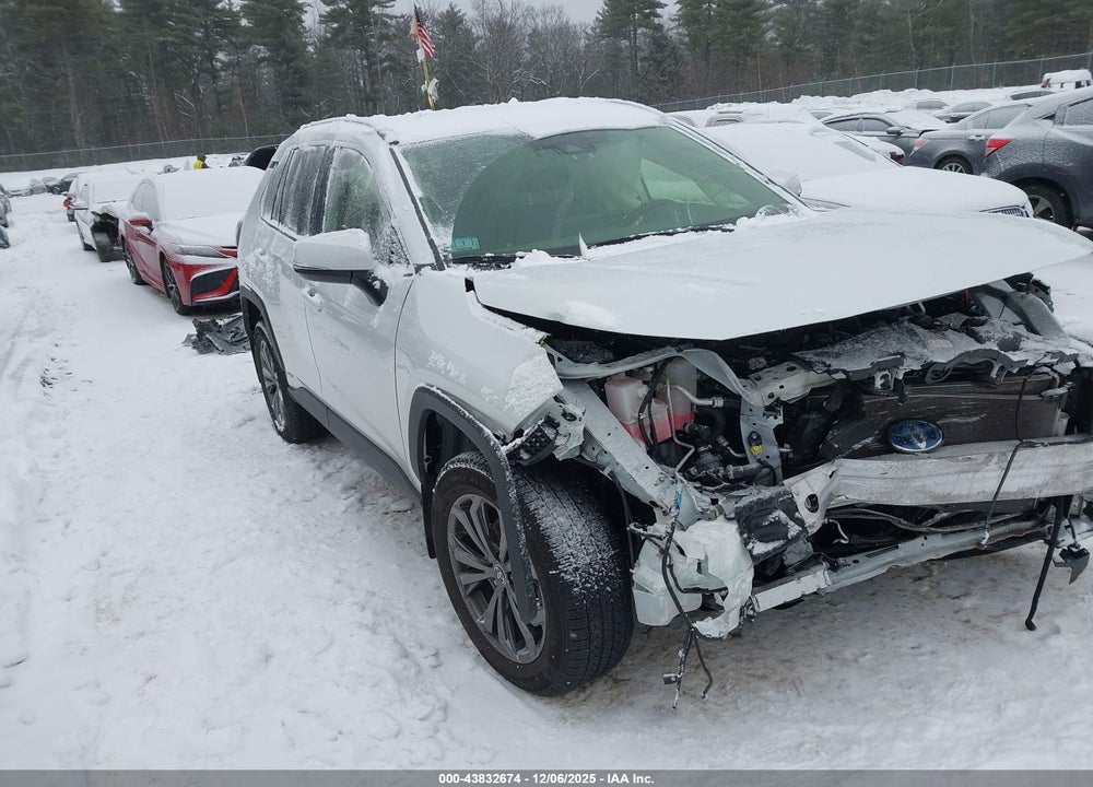 2023 TOYOTA RAV4 HYBRID XLE PREMIUM VIN: JTMB6RFV5PD538923