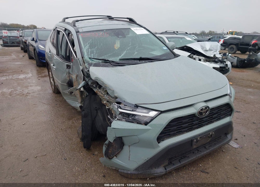 2022 TOYOTA RAV4 XLE VIN: 2T3W1RFVXNW229366