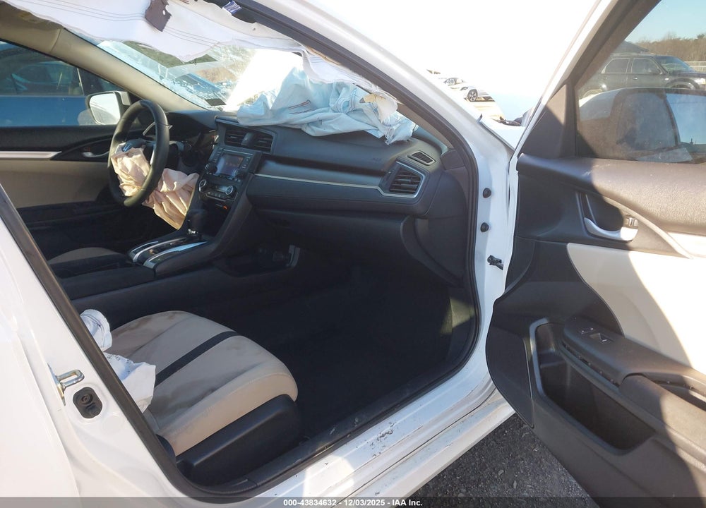 2018 HONDA CIVIC LX VIN: 2HGFC2F58JH565059