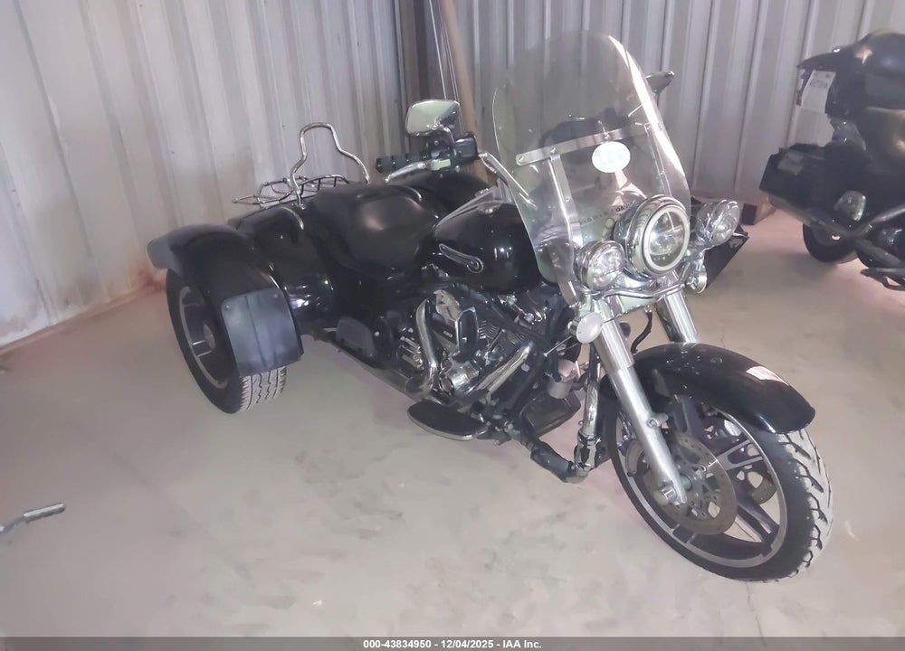 2015 HARLEY-DAVIDSON FLRT FREE WHEELER VIN: 1HD1MCM16FB851681