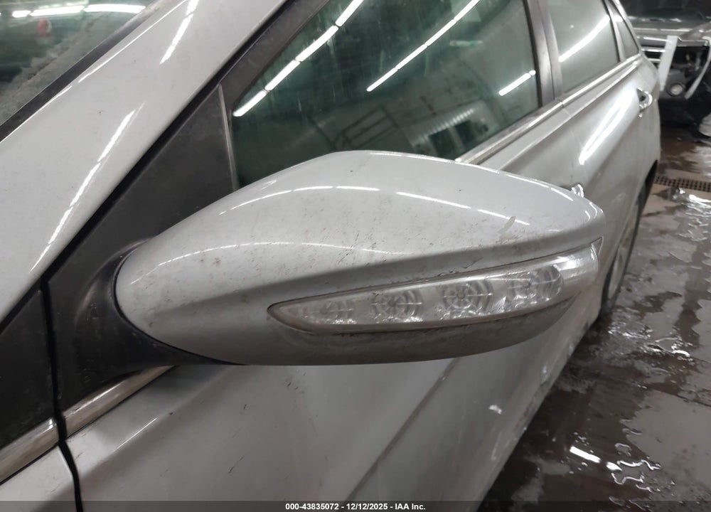 2015 HYUNDAI SONATA HYBRID VIN: KMHEC4A45FA131073