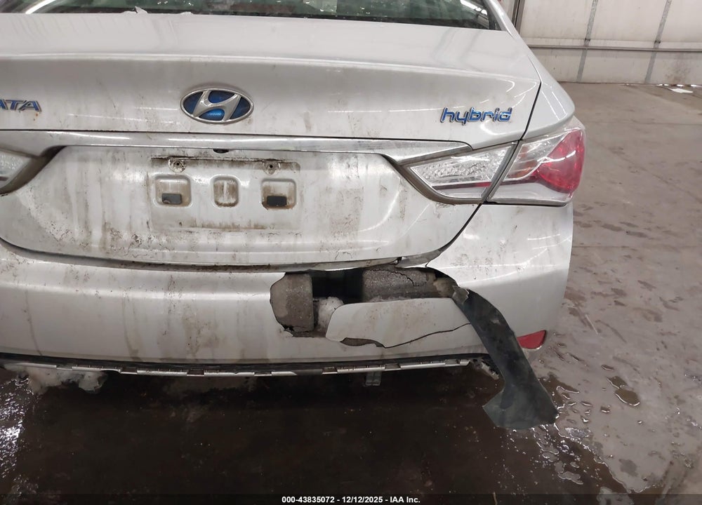 2015 HYUNDAI SONATA HYBRID VIN: KMHEC4A45FA131073