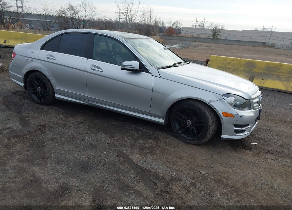 2013 MERCEDES-BENZ C 250 SPORT VIN: WDDGF4HB7DR298578