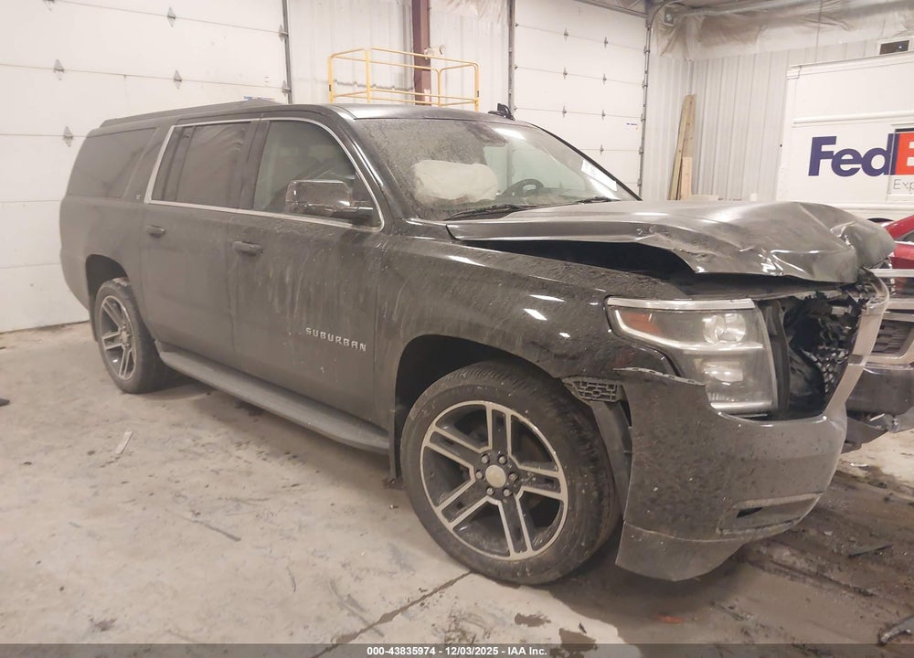 2016 CHEVROLET SUBURBAN LT VIN: 1GNSKHKC5GR359009