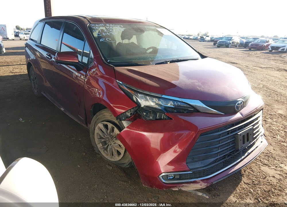 2021 TOYOTA SIENNA XLE VIN: 5TDYRKEC5MS026670