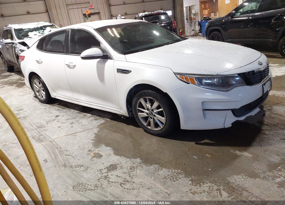 2016 KIA OPTIMA LX VIN: 5XXGT4L30GG052613