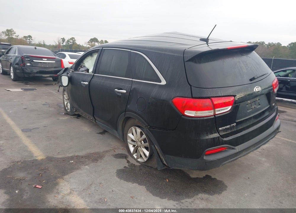 2016 KIA SORENTO 2.4L L VIN: 5XYPG4A37GG111689