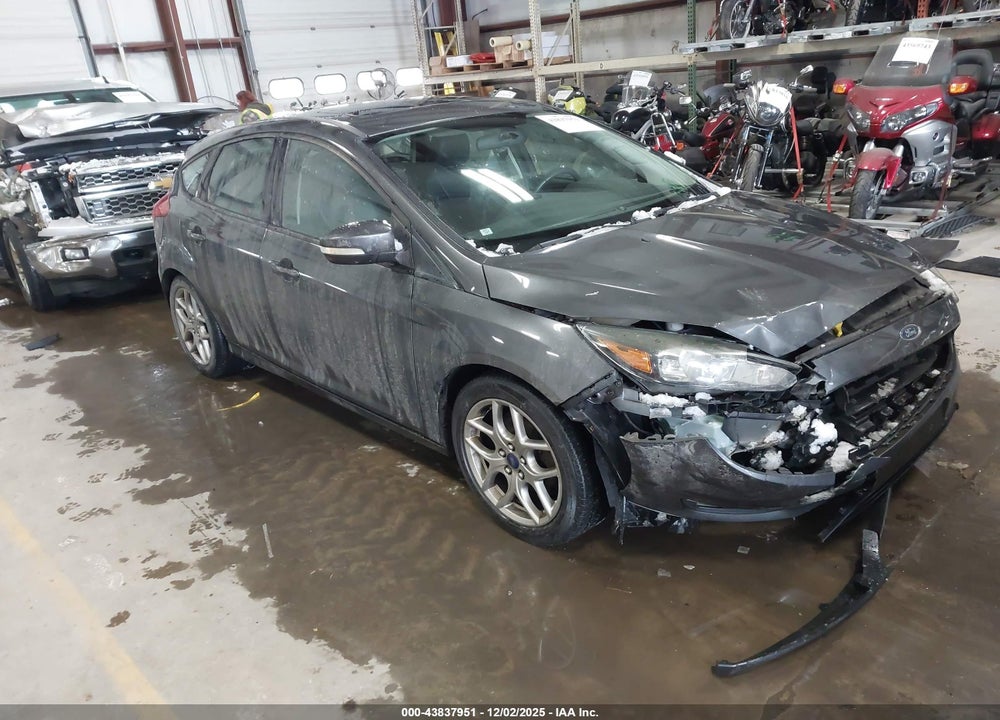 2015 FORD FOCUS SE VIN: 1FADP3K20FL210186