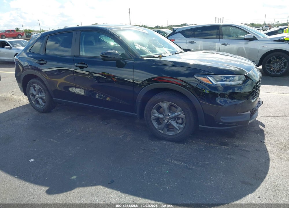 2026 HONDA HR-V 2WD LX VIN: 3CZRZ1H33TM705324