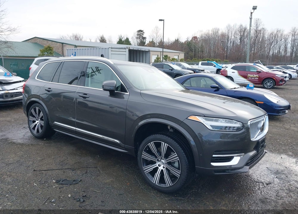 2024 VOLVO XC90 RECHARGE PLUG-IN HYBRID T8 PLUS BRIGHT THEME 7-SEATER VIN: YV4H60CE2R1236114