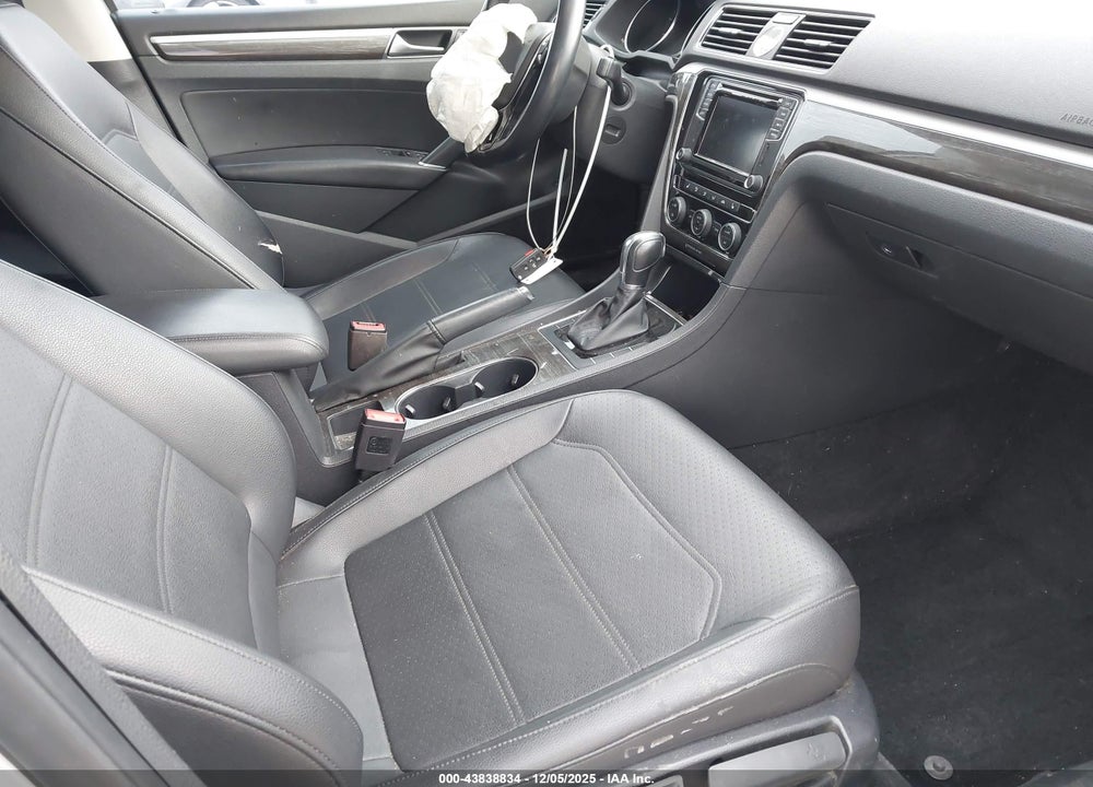 2017 VOLKSWAGEN PASSAT 1.8T SE VIN: 1VWGT7A37HC003928