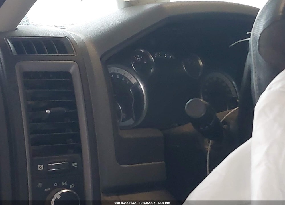 2019 RAM 1500 CLASSIC TRADESMAN  4X4 6'4 BOX VIN: 1C6RR7FT7KS725102