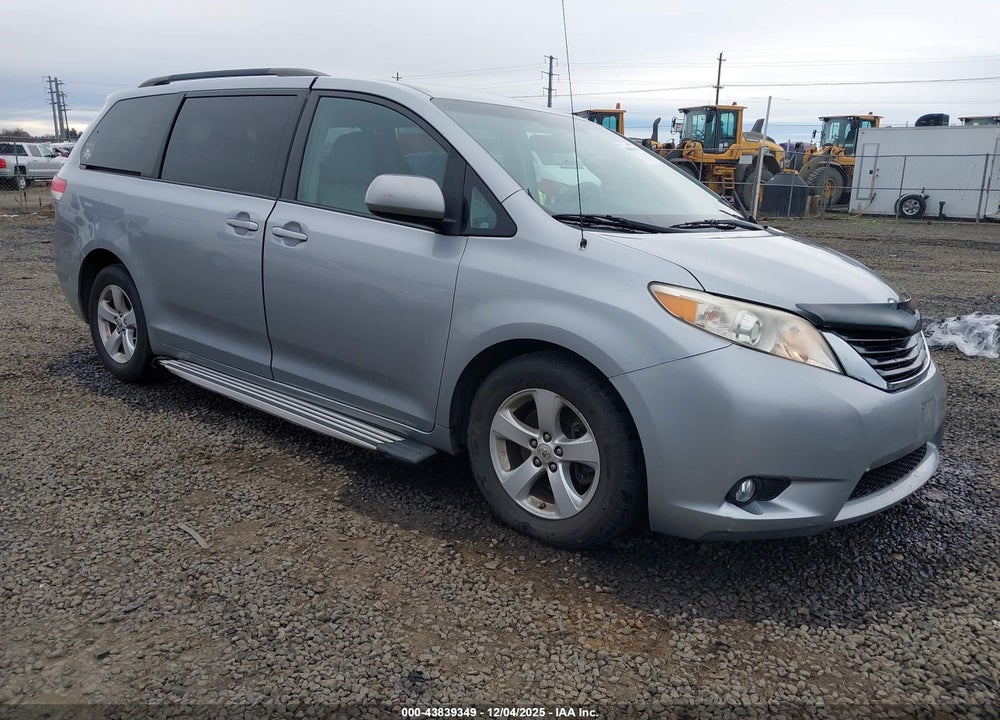 2011 TOYOTA SIENNA LE V6 VIN: 5TDKK3DCXBS083154
