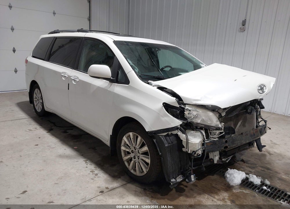 2011 TOYOTA SIENNA LIMITED VIN: 5TDDK3DC6BS014342