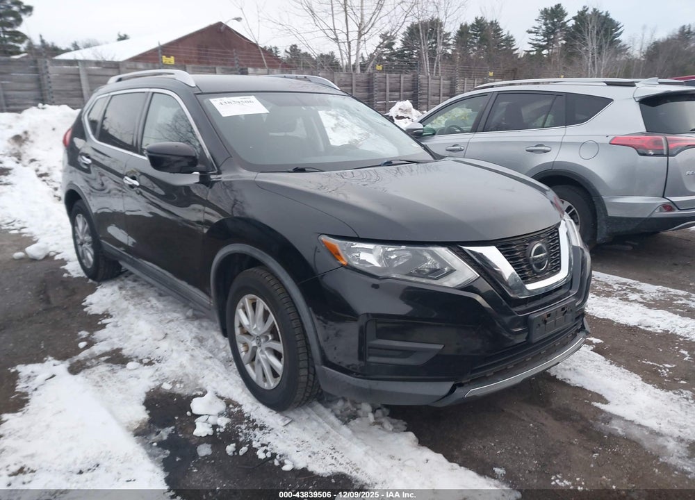 2018 NISSAN ROGUE SV VIN: KNMAT2MV6JP578223