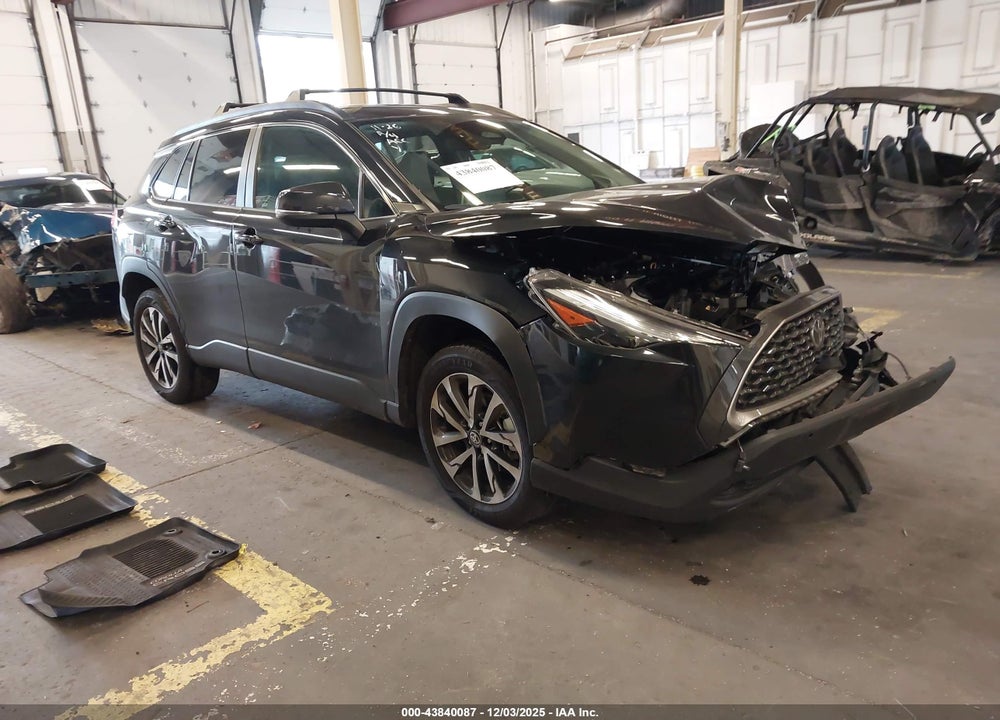 2023 TOYOTA COROLLA CROSS XLE VIN: 7MUDAABG7PV072521
