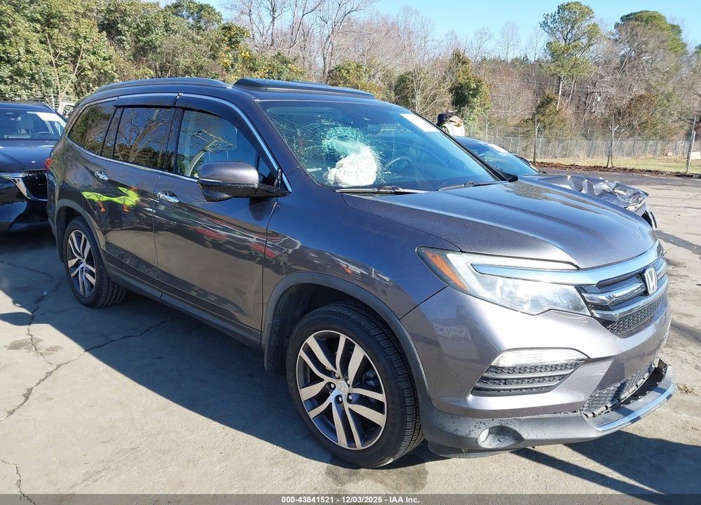 2017 HONDA PILOT TOURING VIN: 5FNYF5H97HB034693
