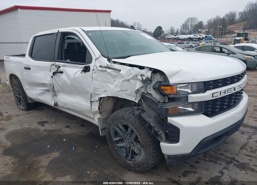 2021 CHEVROLET SILVERADO 1500 4WD  SHORT BED CUSTOM VIN: 3GCPYBEK2MG216883