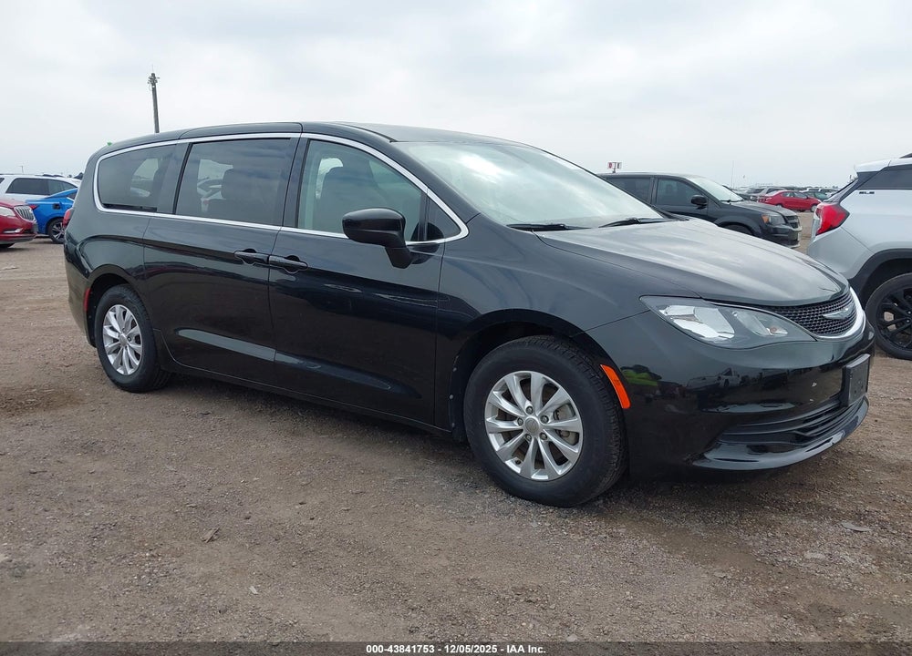 2017 CHRYSLER PACIFICA TOURING VIN: 2C4RC1DG2HR747712