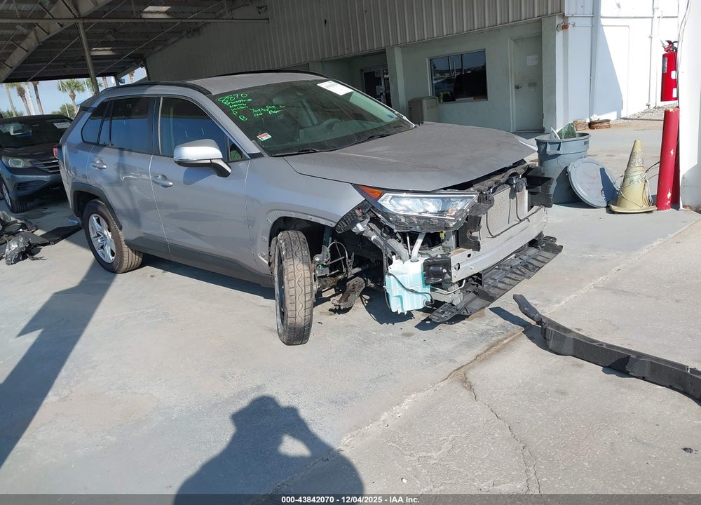 2021 TOYOTA RAV4 XLE VIN: JTMW1RFV0MD066626