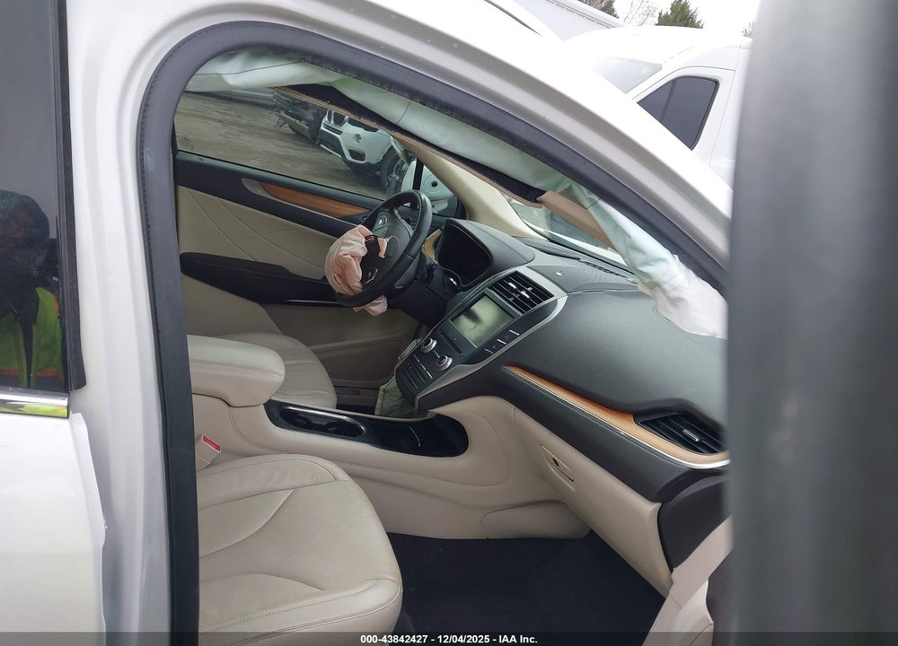 2015 LINCOLN MKC VIN: 5LMCJ1A92FUJ01516