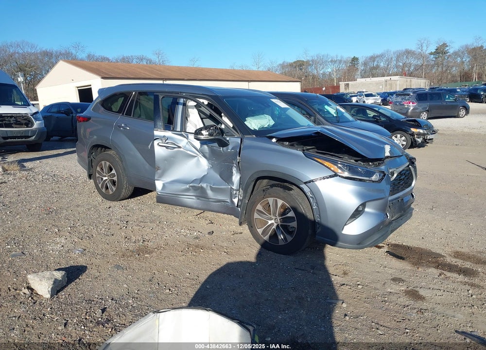 2021 TOYOTA HIGHLANDER XLE VIN: 5TDGZRBH9MS100869