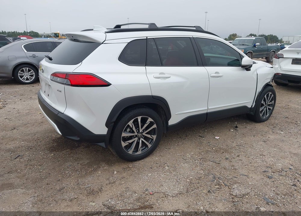 2024 TOYOTA COROLLA CROSS XLE VIN: 7MUDAAAG3RV085321
