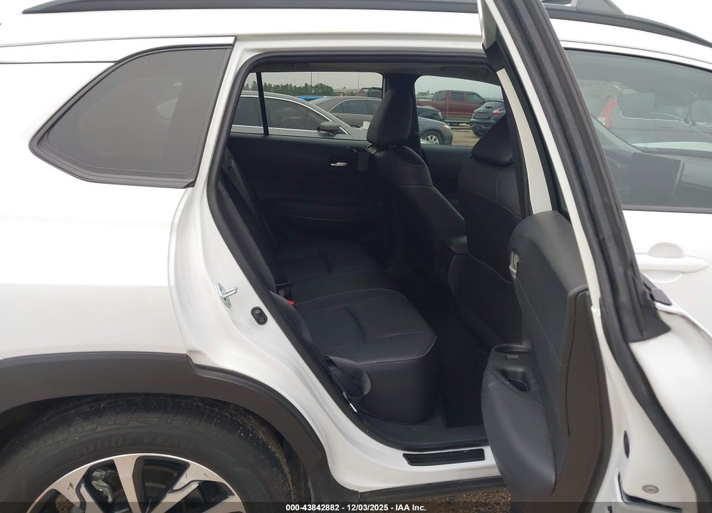 2024 TOYOTA COROLLA CROSS XLE VIN: 7MUDAAAG3RV085321