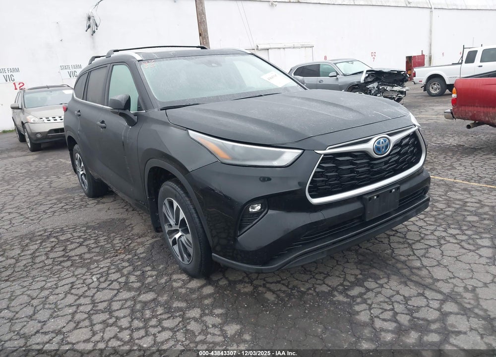 2023 TOYOTA HIGHLANDER HYBRID XLE VIN: 5TDKBRCH3PS569036