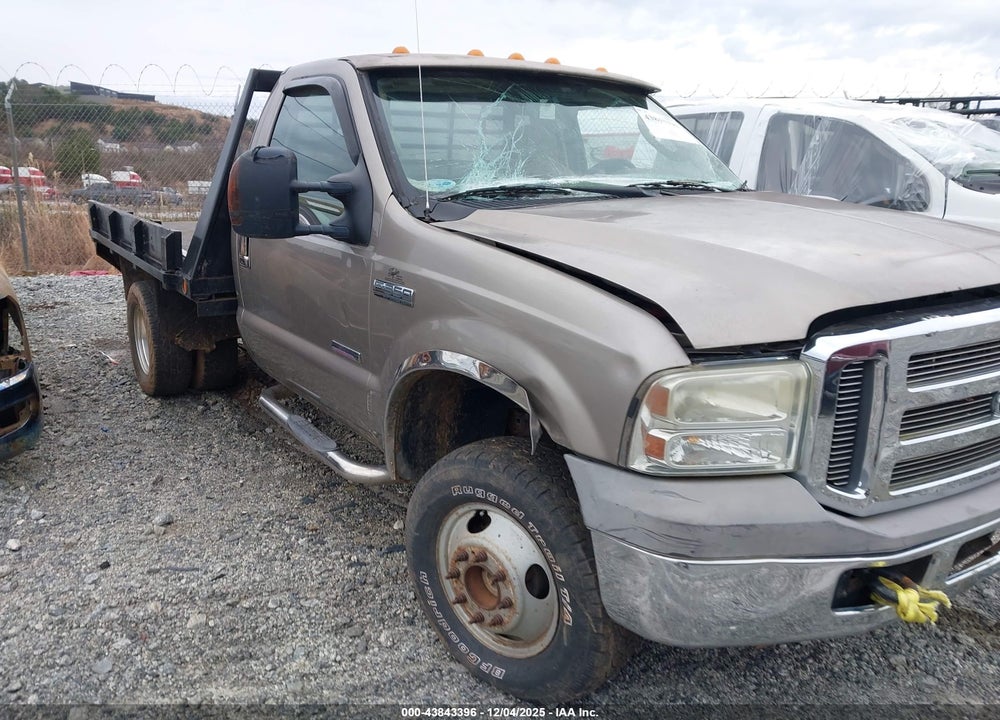 2005 FORD F-350 XL/XLT VIN: 1FDWF37P15EB24197