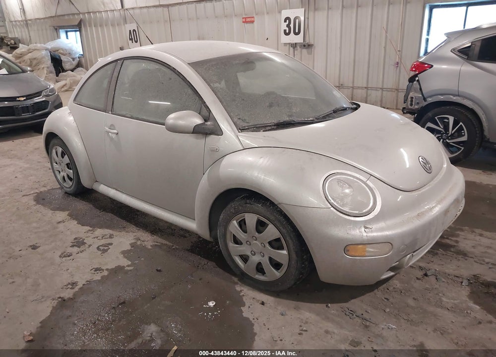 2001 VOLKSWAGEN NEW BEETLE GLS VIN: 3VWCB21C81M441818