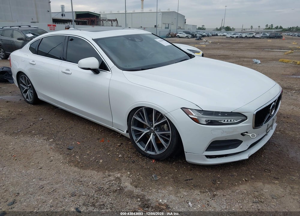 2018 VOLVO S90 T5 MOMENTUM VIN: LVY982AKXJP024576