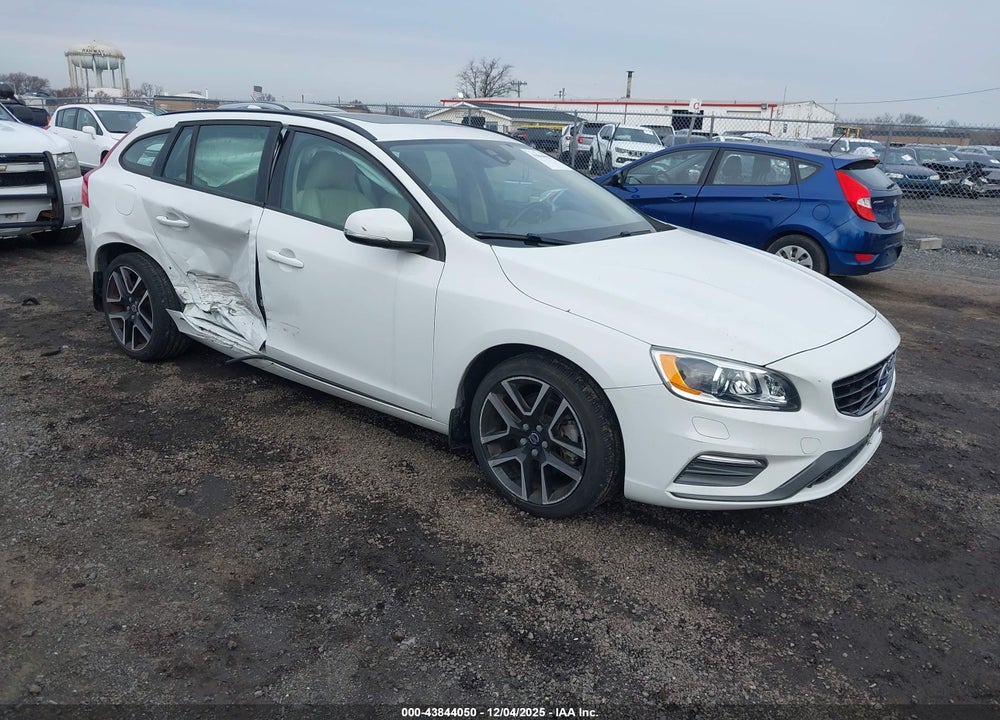 2018 VOLVO V60 VIN: YV140MEL7J2380529