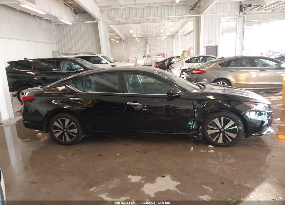 2022 NISSAN ALTIMA SV FWD VIN: 1N4BL4DV5NN415117