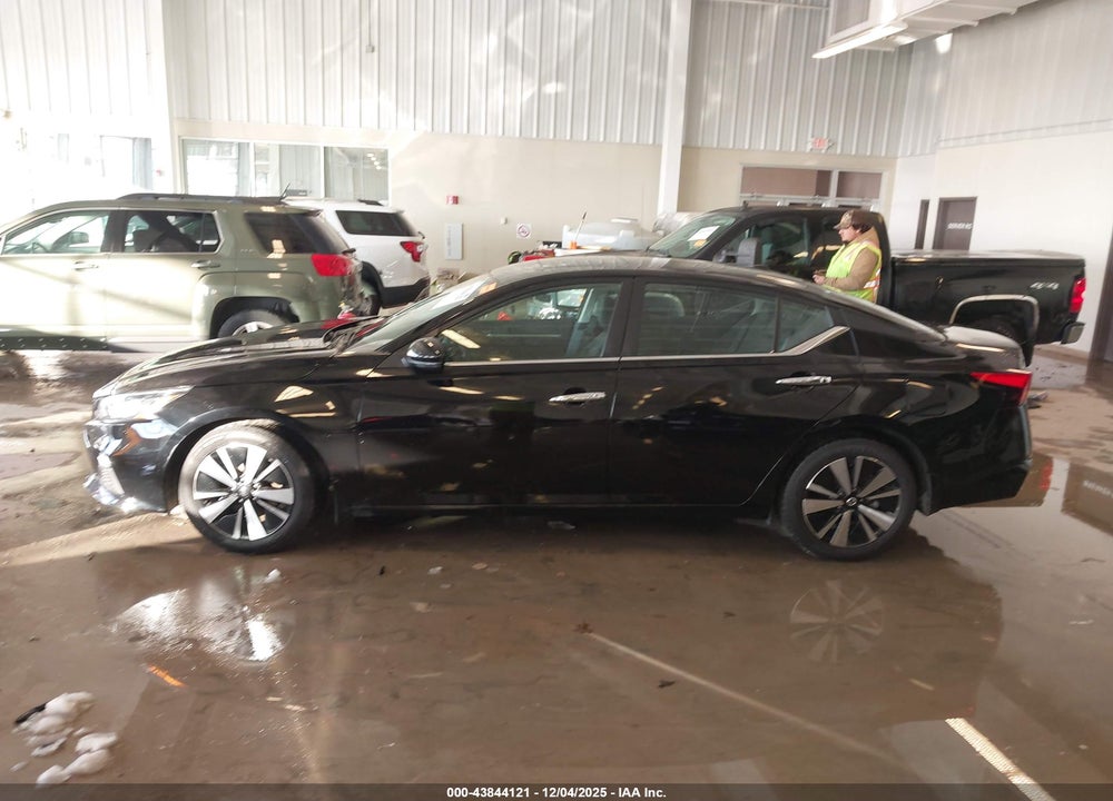 2022 NISSAN ALTIMA SV FWD VIN: 1N4BL4DV5NN415117