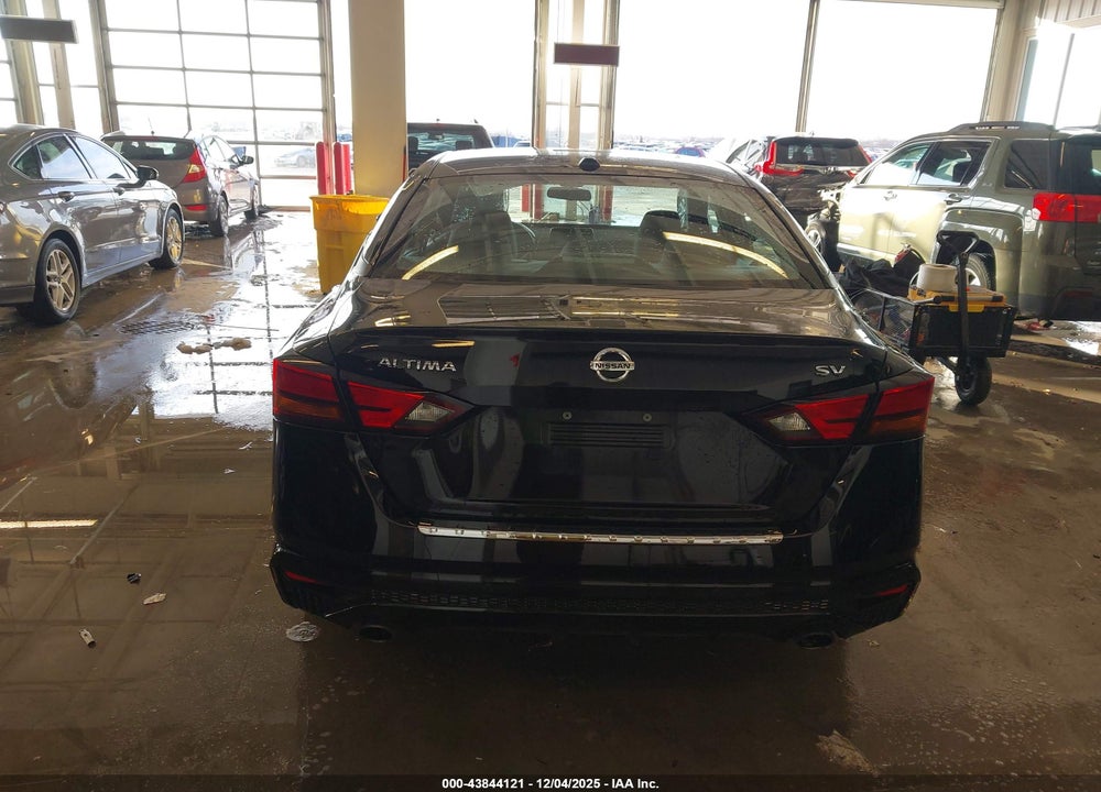 2022 NISSAN ALTIMA SV FWD VIN: 1N4BL4DV5NN415117