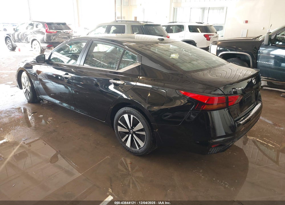 2022 NISSAN ALTIMA SV FWD VIN: 1N4BL4DV5NN415117