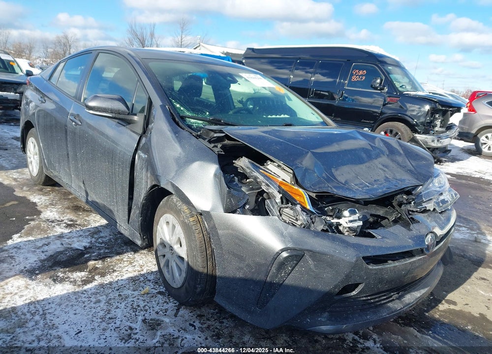 2021 TOYOTA PRIUS VIN: JTDKAMFU2M3140109