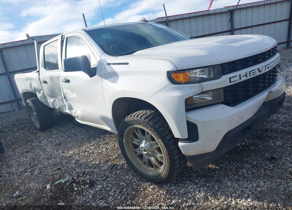2020 CHEVROLET SILVERADO 1500 4WD  SHORT BED CUSTOM VIN: 3GCUYBEF9LG195325