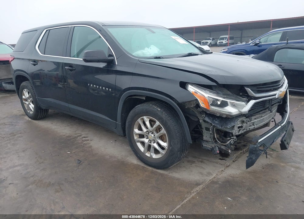 2019 CHEVROLET TRAVERSE LS VIN: 1GNERFKW2KJ156240