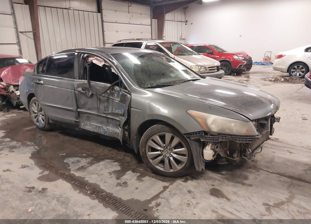 2011 HONDA ACCORD 2.4 EX VIN: 1HGCP2F70BA134644