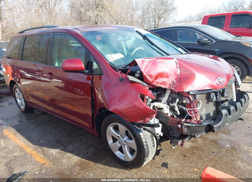 2014 TOYOTA SIENNA LE V6 8 PASSENGER VIN: 5TDKK3DC6ES496922
