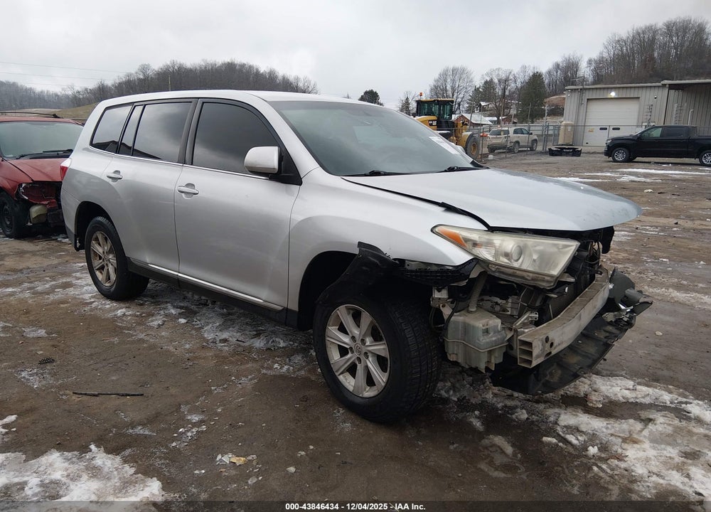 2013 TOYOTA HIGHLANDER BASE V6 VIN: 5TDBK3EH8DS185680