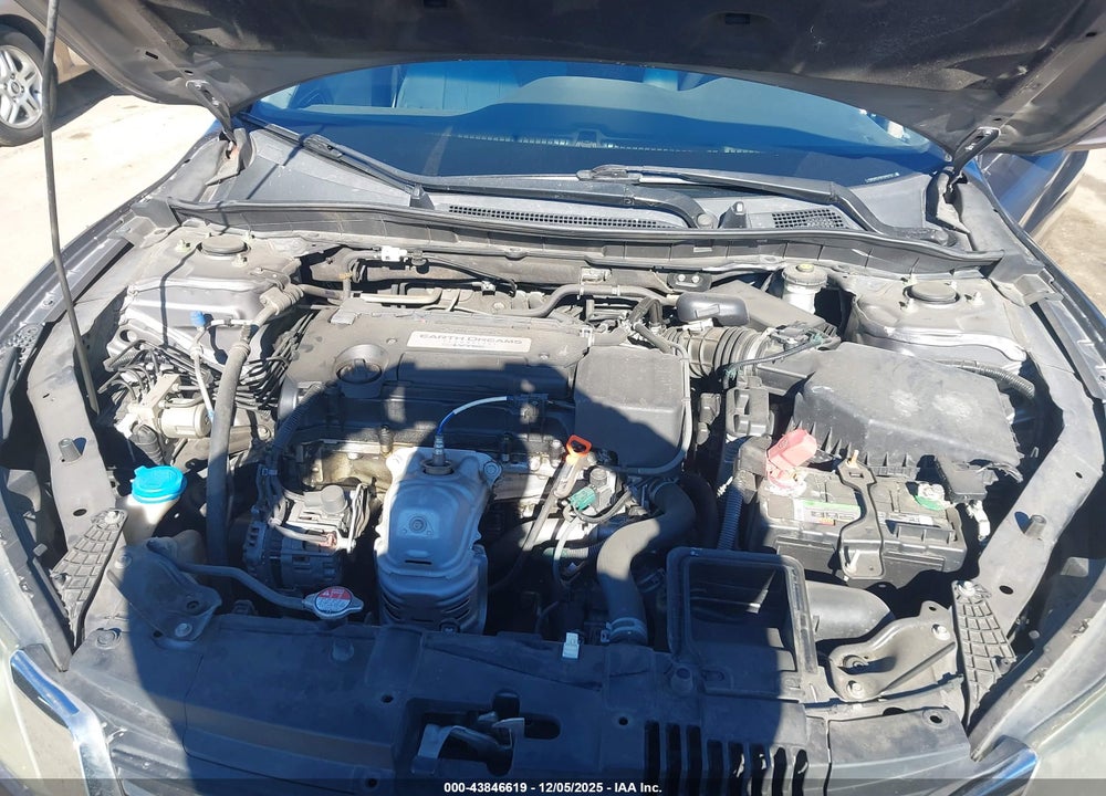 2015 HONDA ACCORD LX VIN: 1HGCR2F33FA246772