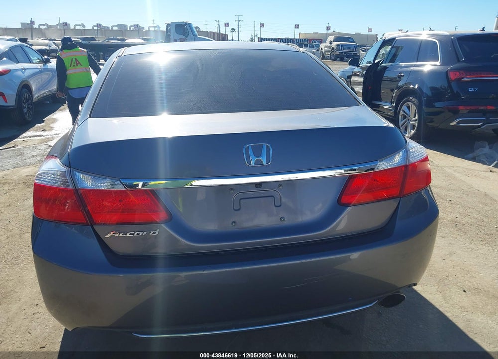 2015 HONDA ACCORD LX VIN: 1HGCR2F33FA246772