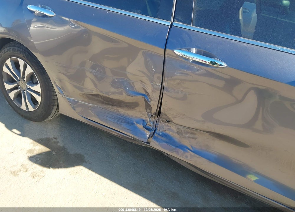 2015 HONDA ACCORD LX VIN: 1HGCR2F33FA246772