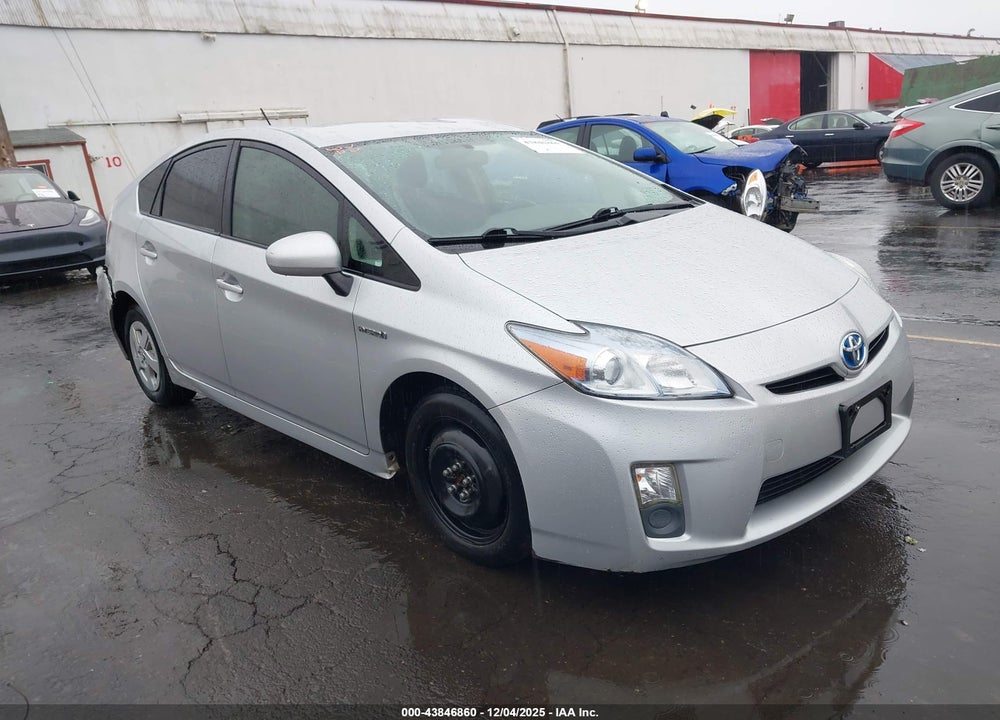 2011 TOYOTA PRIUS TWO VIN: JTDKN3DU1B0324893
