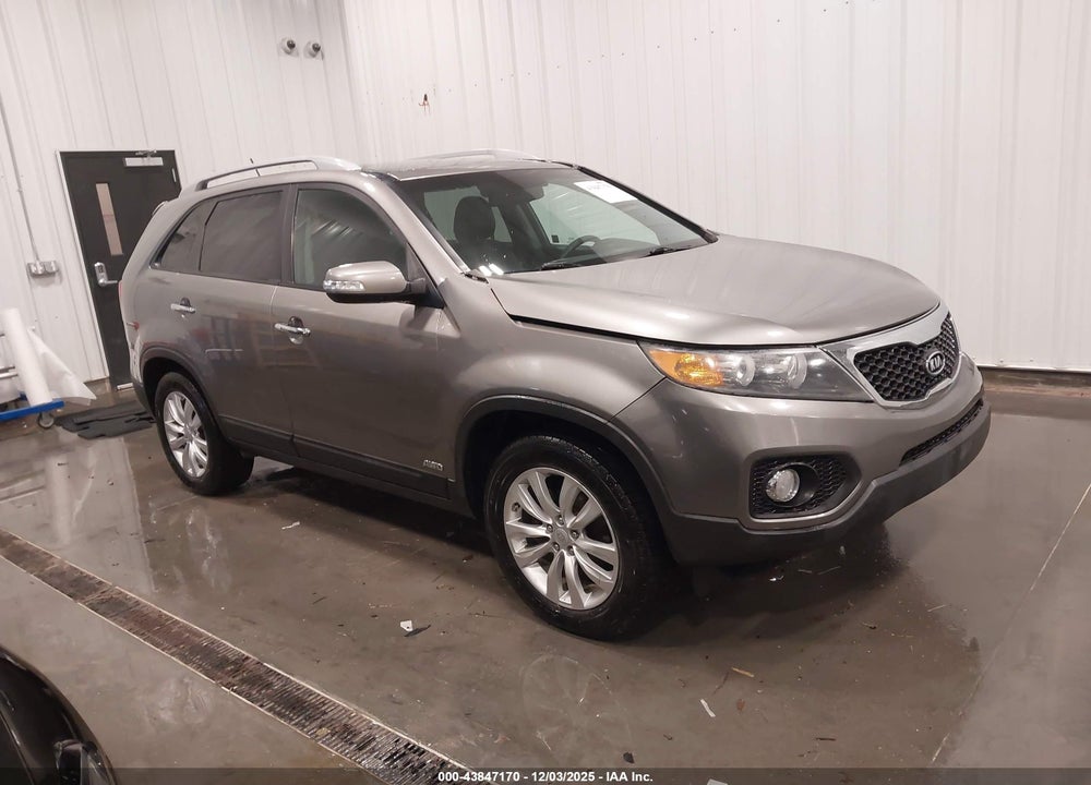 2011 KIA SORENTO EX V6 VIN: 5XYKUDA25BG059451
