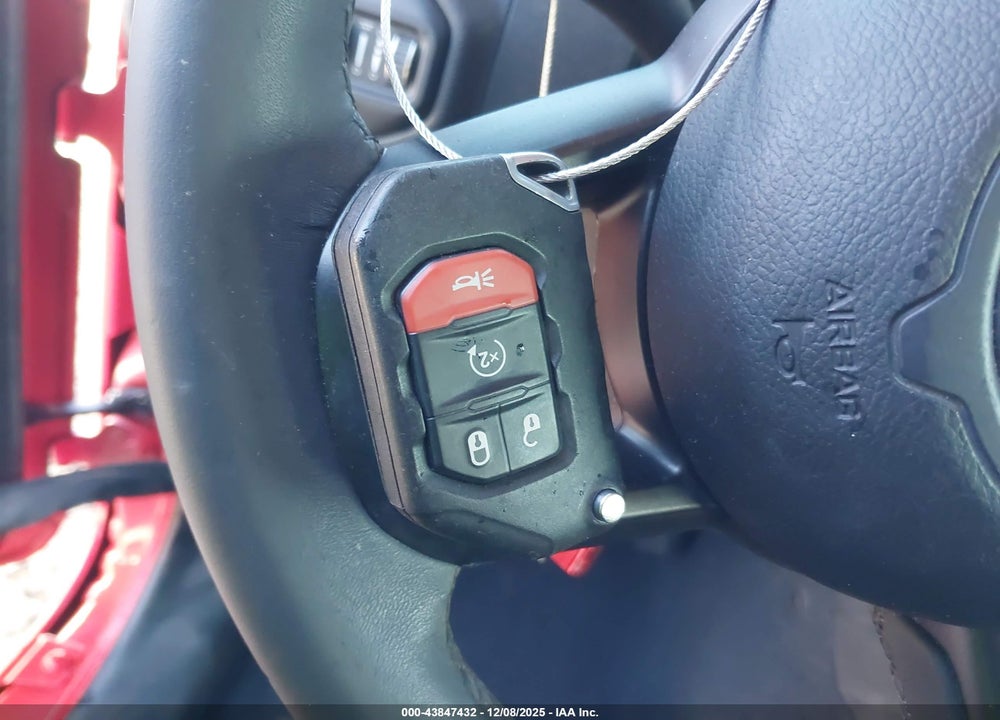 2019 JEEP WRANGLER UNLIMITED SPORT S 4X4 VIN: 1C4HJXDG3KW570333